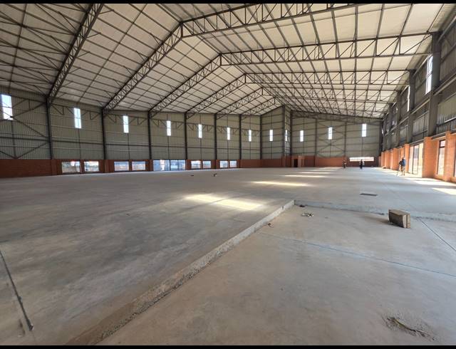2,199M² WAREHOUSE TO LET IN CROWN